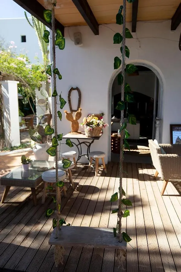 Buenavista & Suites Santa Eulària des Riu Bed and Breakfast