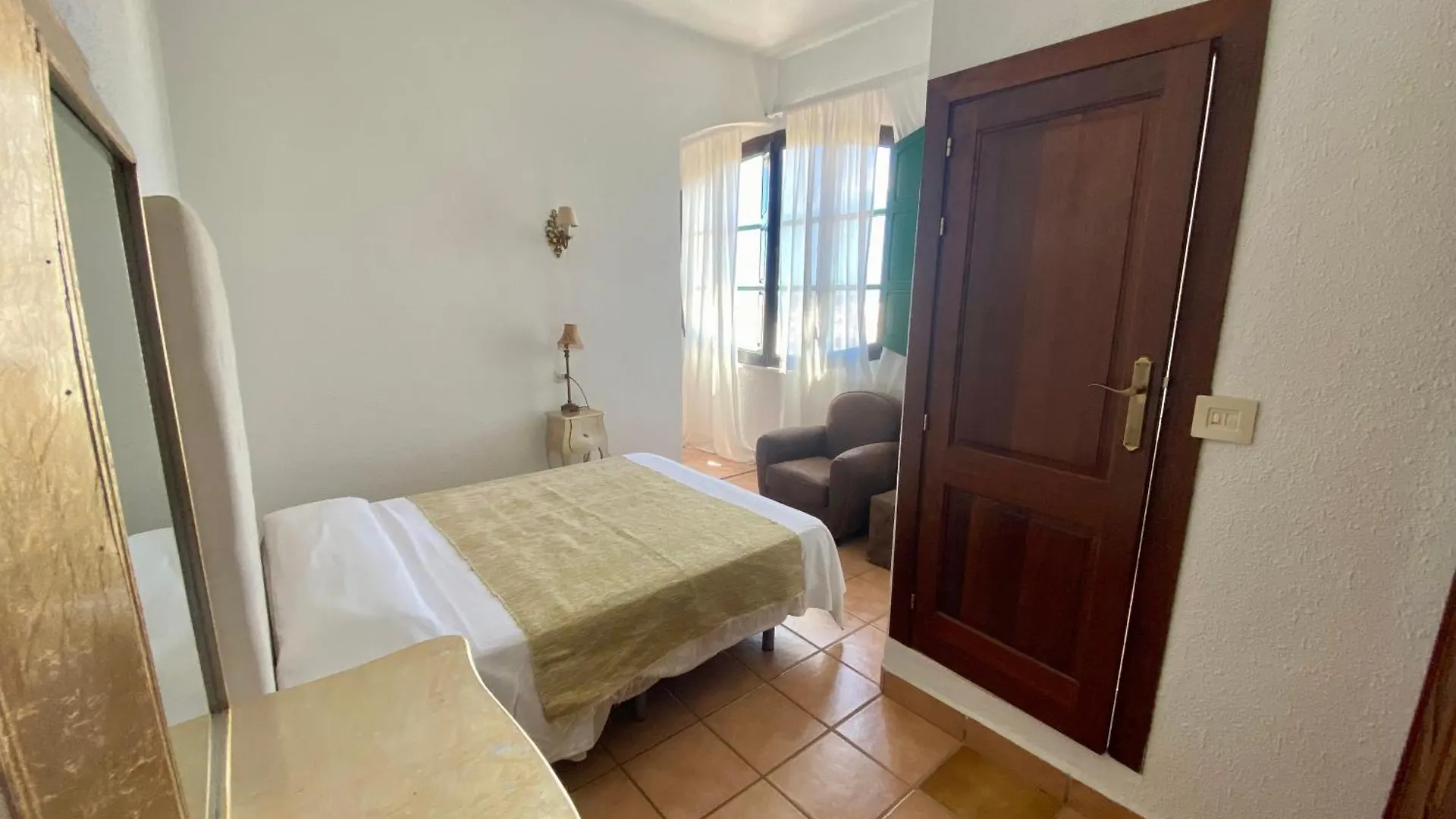 Buenavista & Suites Santa Eulària des Riu Bed and Breakfast