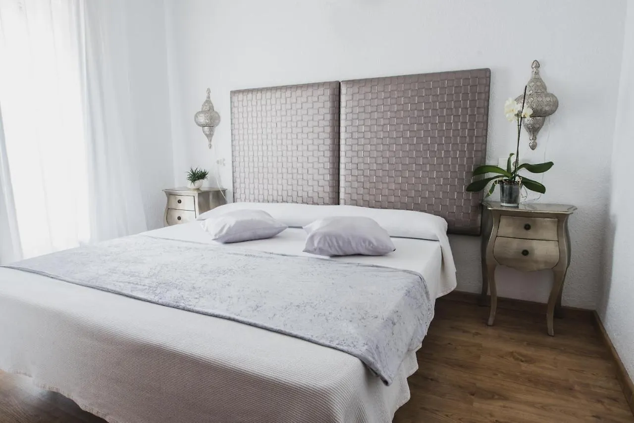Buenavista & Suites Santa Eulària des Riu Bed and Breakfast