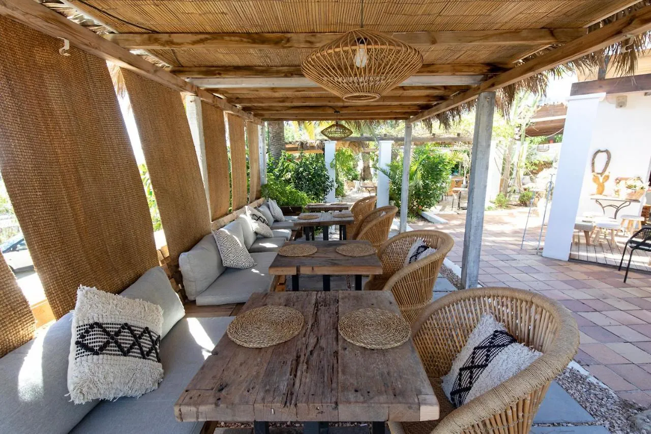 Buenavista & Suites Santa Eularia des Riu Bed & Breakfast
