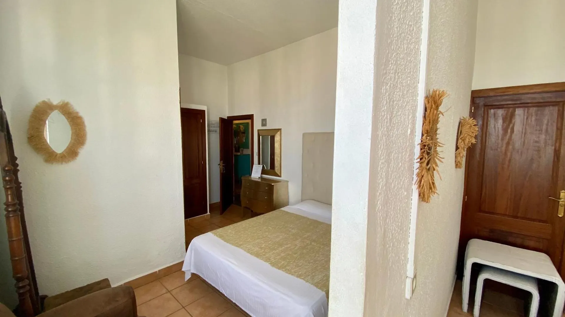 Buenavista & Suites Santa Eularia des Riu 2*,