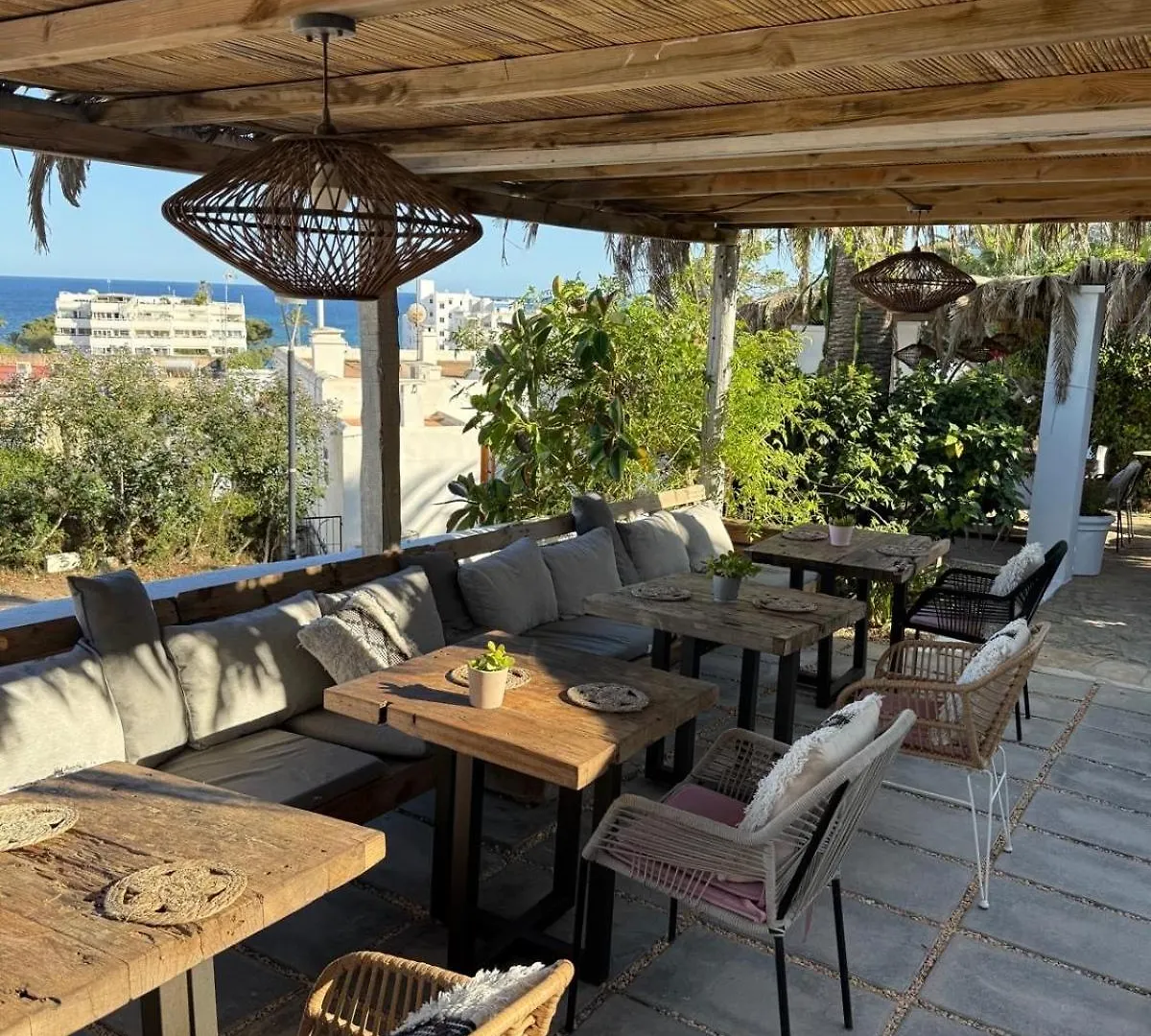 Buenavista & Suites Santa Eulària des Riu Frühstückspension