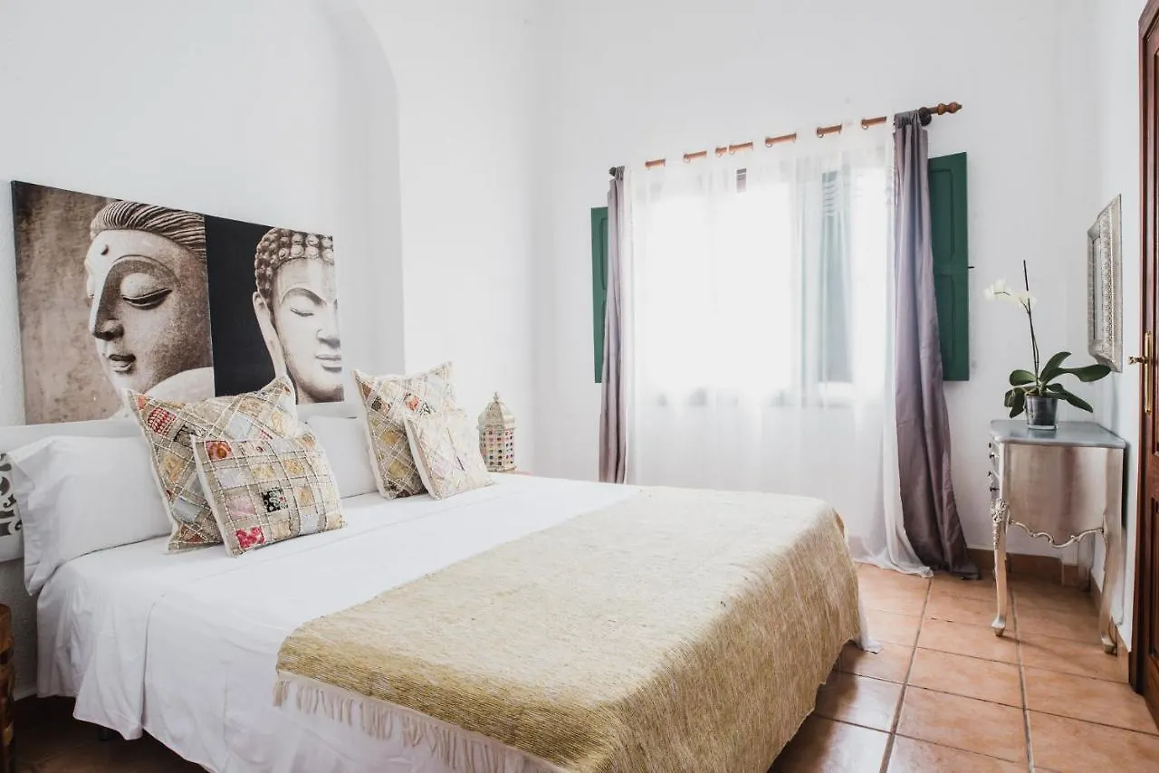 Buenavista & Suites Santa Eularia des Riu 2*,